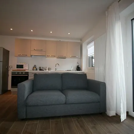 White Edelweiss Apartment *